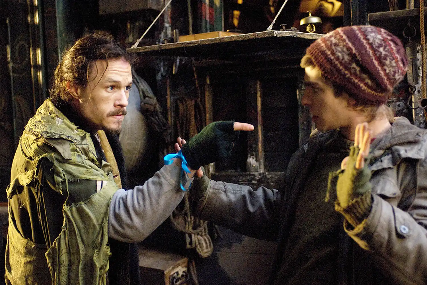 Heath Ledger, Andrew Garfield in The Imaginarium of Doctor Parnassus